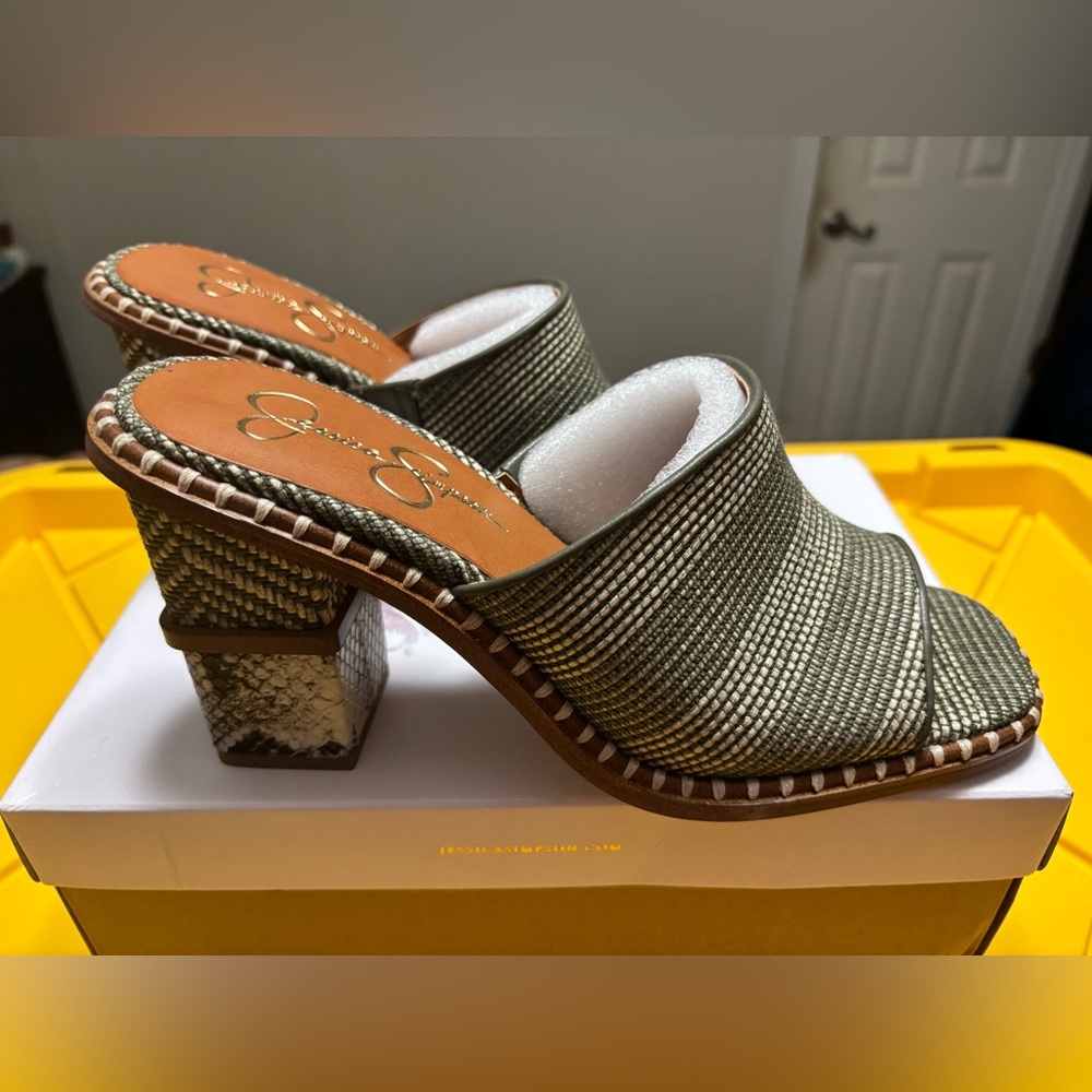 Jessica Simpson Green Textured Women's Heels